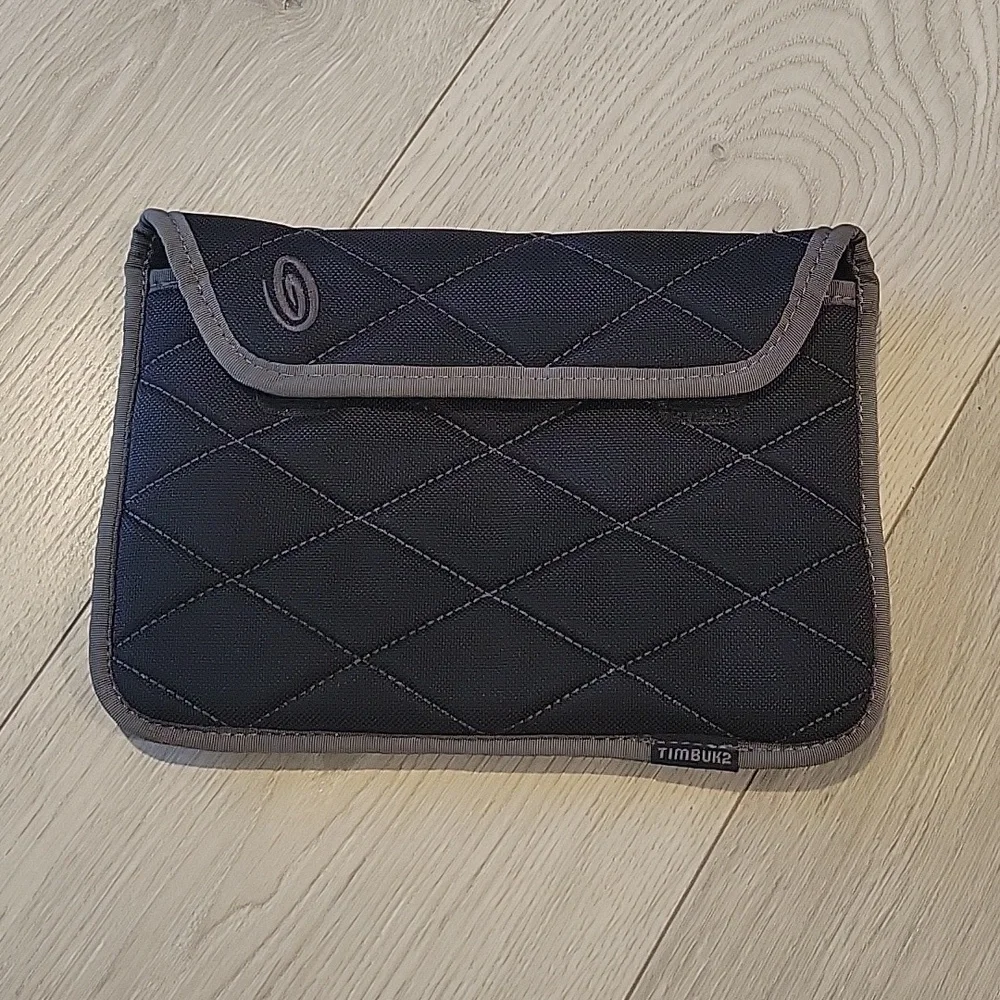 Timbuk2 case